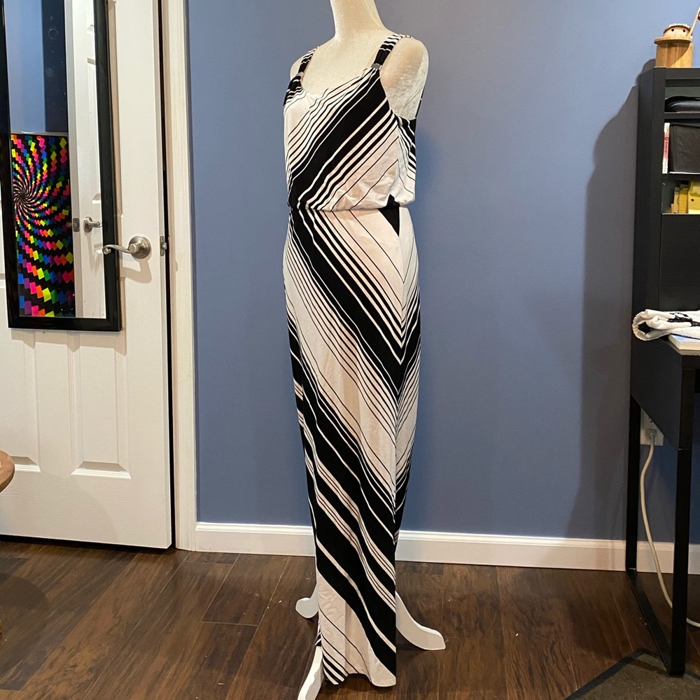 Maxi Dress - Picture 2 of 4